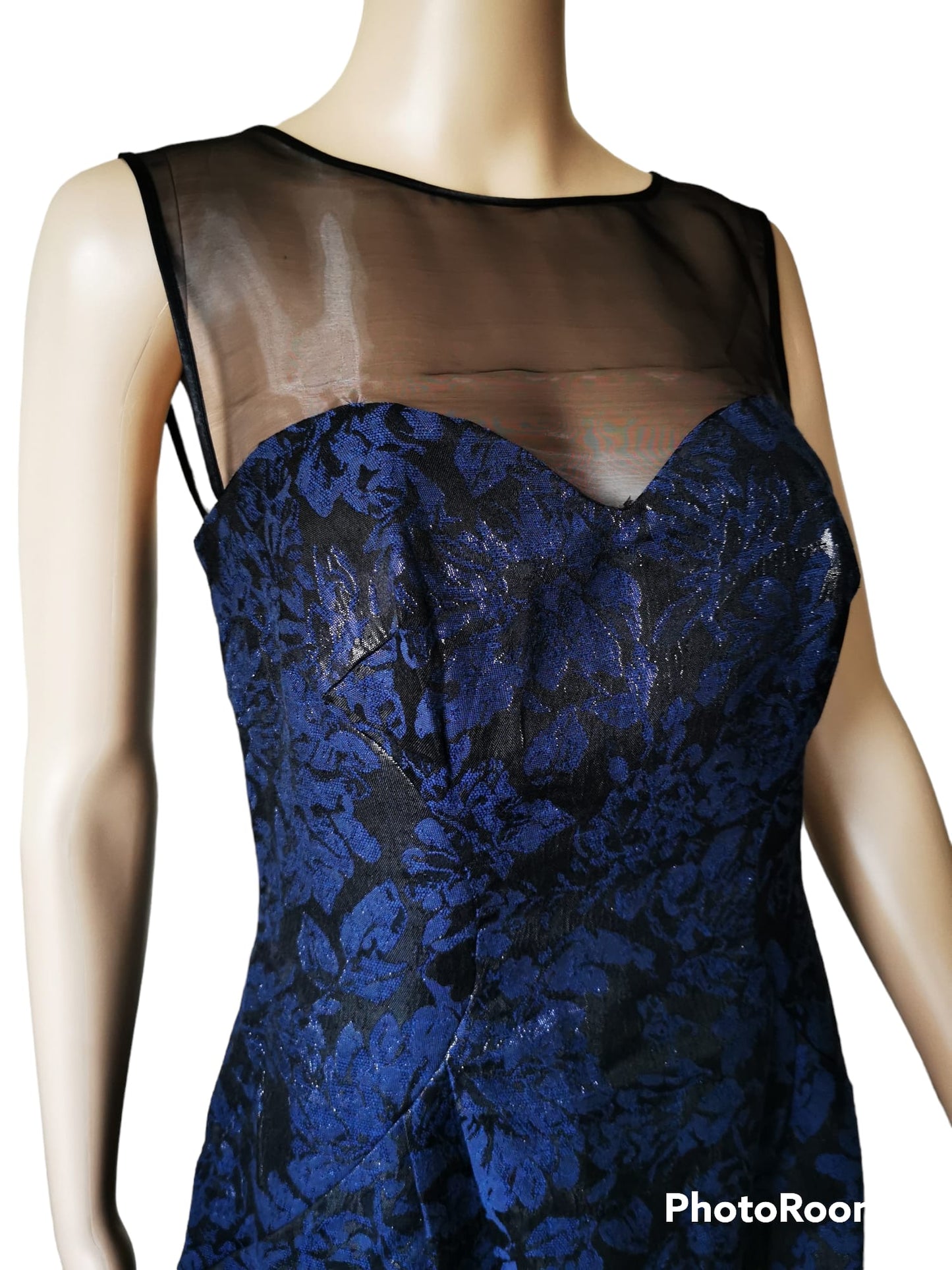 Elevate Your Style with Our Elegant Ladies Party Dress (Size 10): Perfect for Special Occasions