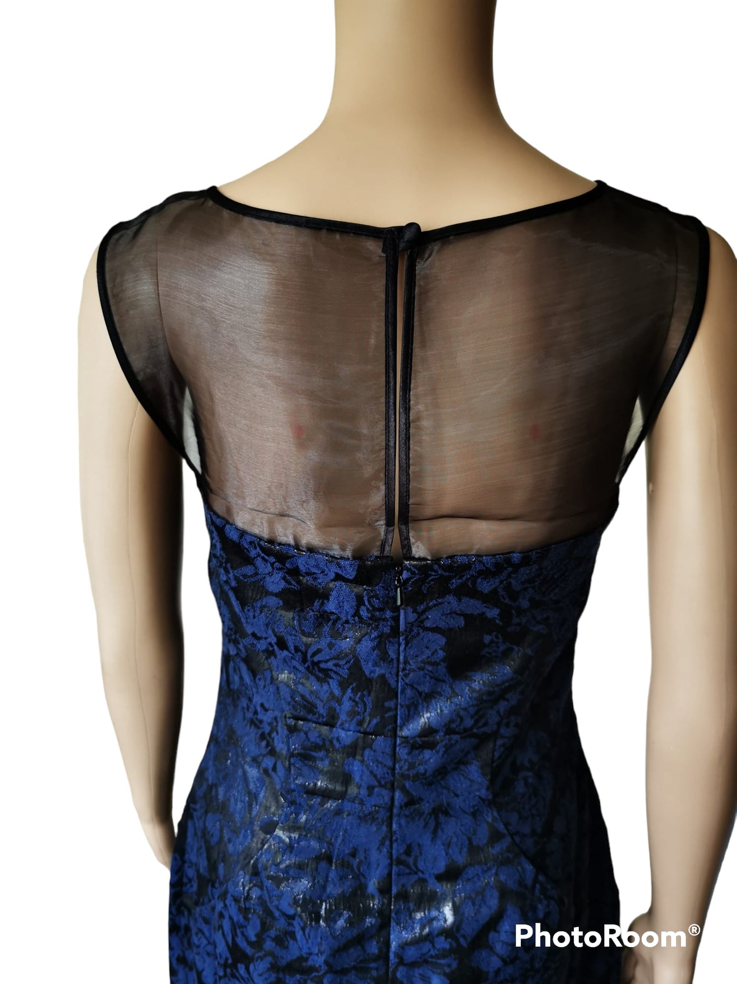 Elevate Your Style with Our Elegant Ladies Party Dress (Size 10): Perfect for Special Occasions