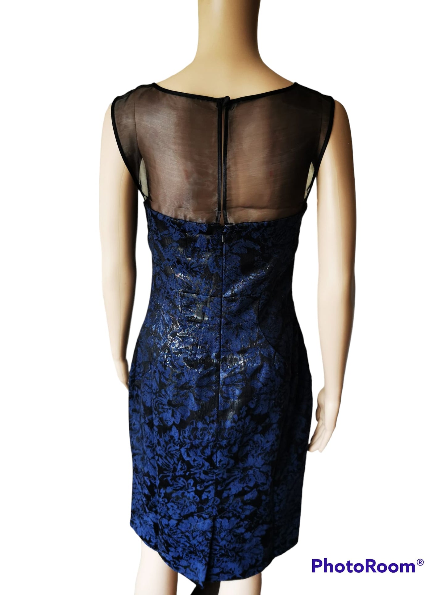 Elevate Your Style with Our Elegant Ladies Party Dress (Size 10): Perfect for Special Occasions